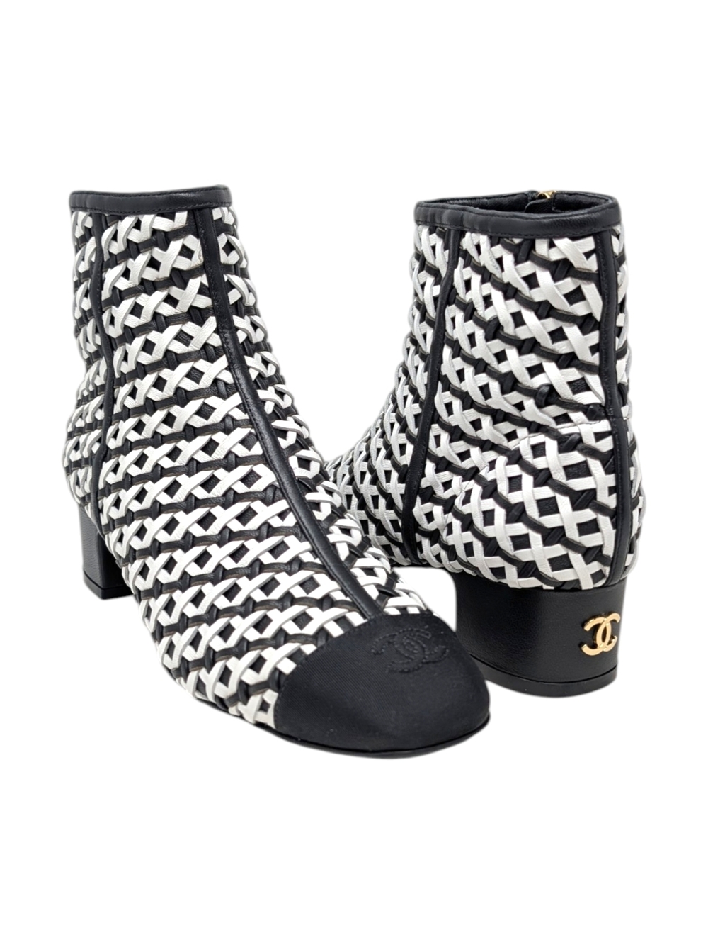 NWT Chanel 22C Black & White Woven Leather Zip-Up CC Logo Ankle Boot 37.5 | 7